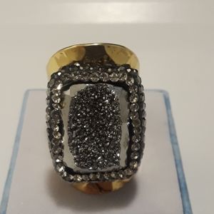 Ring band size 7 gold tone gorgeous